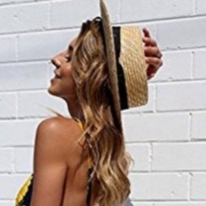 Meet your Posher, Monik